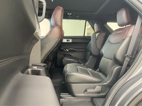 Used 2022 Ford Explorer Platinum w/ Equipment Group 601A image 15