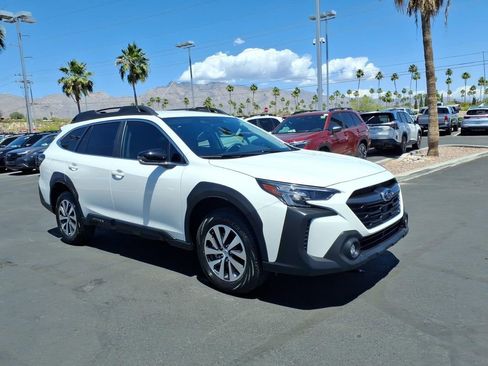 Used 2025 Subaru Outback Premium AWD/4WD image 1