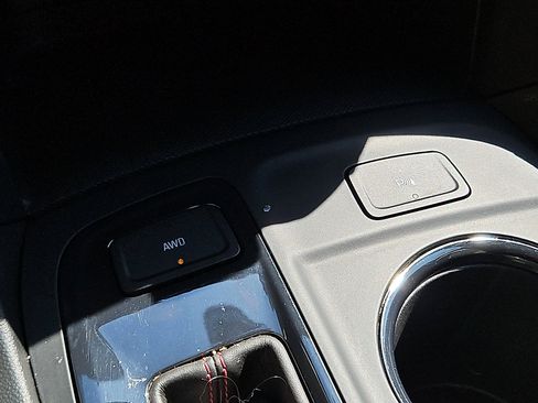 Used 2023 Chevrolet Equinox RS image 24