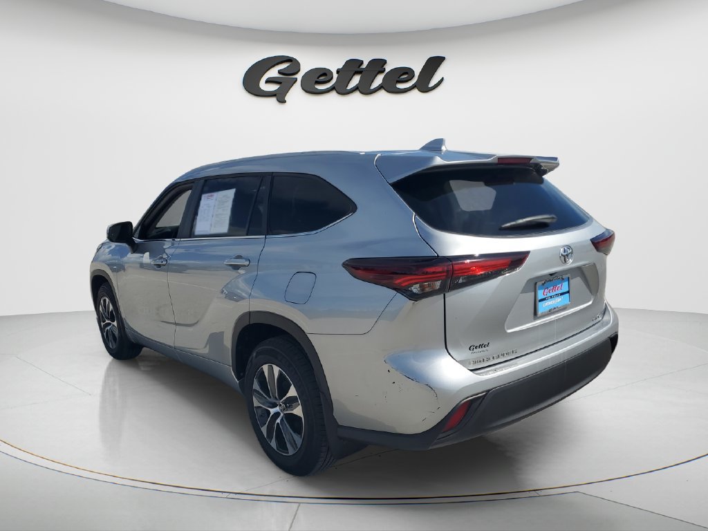 Used 2025 Toyota Highlander XLE AWD/4WD image 7