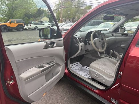 Used 2010 Subaru Forester 2.5X Premium AWD/4WD image 10