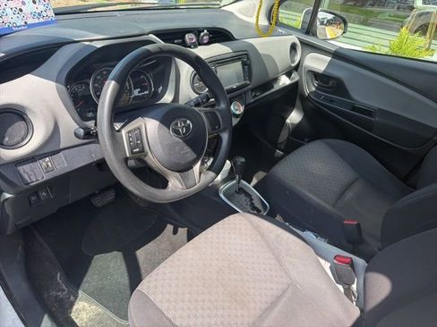 Used 2017 Toyota Yaris L image 6