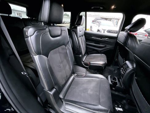 Used 2023 Jeep Grand Cherokee L Altitude image 17