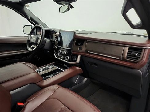 Used 2024 Ford Expedition Limited image 41