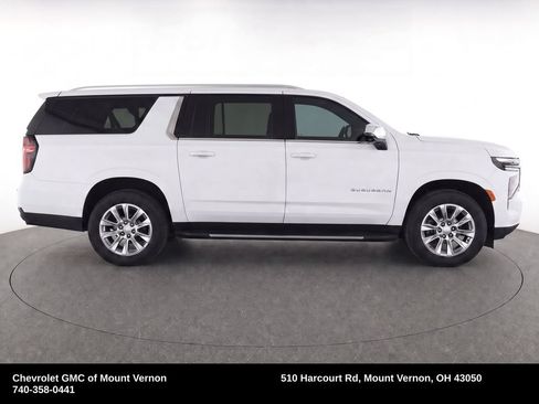 Used 2024 Chevrolet Suburban Premier AWD/4WD image 9