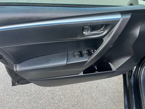 Used 2015 Toyota Corolla S FWD image 13