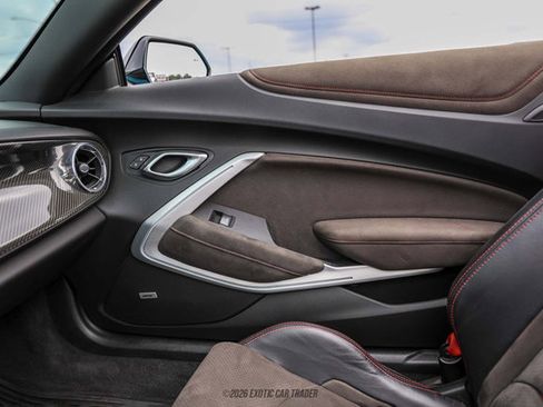 Used 2019 Chevrolet Camaro ZL1 RWD image 40