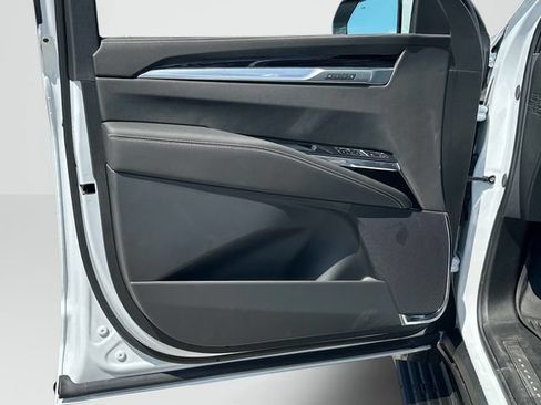 New 2026 Cadillac Escalade Sport w/ LPO, ONYX Package AWD/4WD image 8