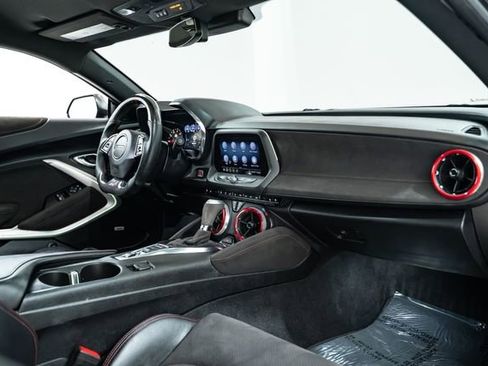 Used 2020 Chevrolet Camaro ZL1 image 23