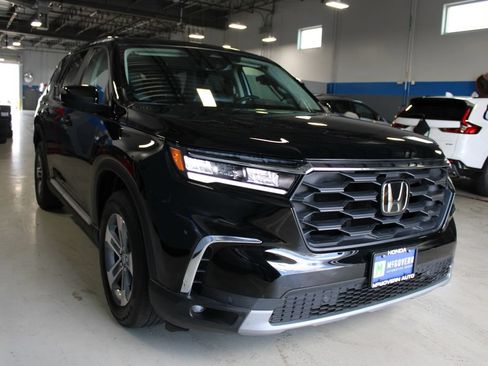 Used 2023 Honda Pilot EX-L image 3