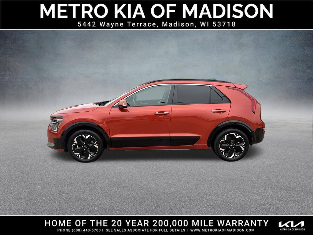 Used 2023 Kia Niro Wave w/ Wave Preserve Package FWD image 3