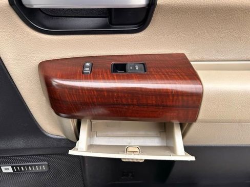 Used 2013 Toyota Sequoia Platinum image 43