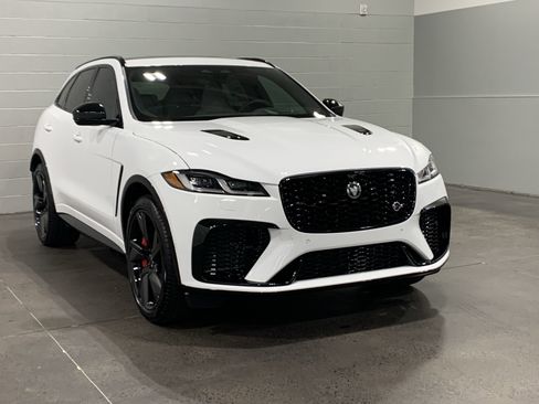 New 2026 Jaguar F-PACE SVR 575 Edition image 11