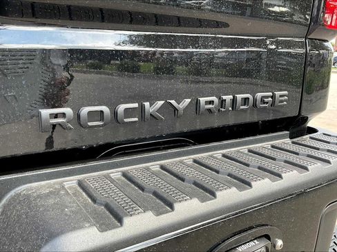 New 2025 GMC Sierra 1500 AT4 w/ AT4 Premium Package image 8