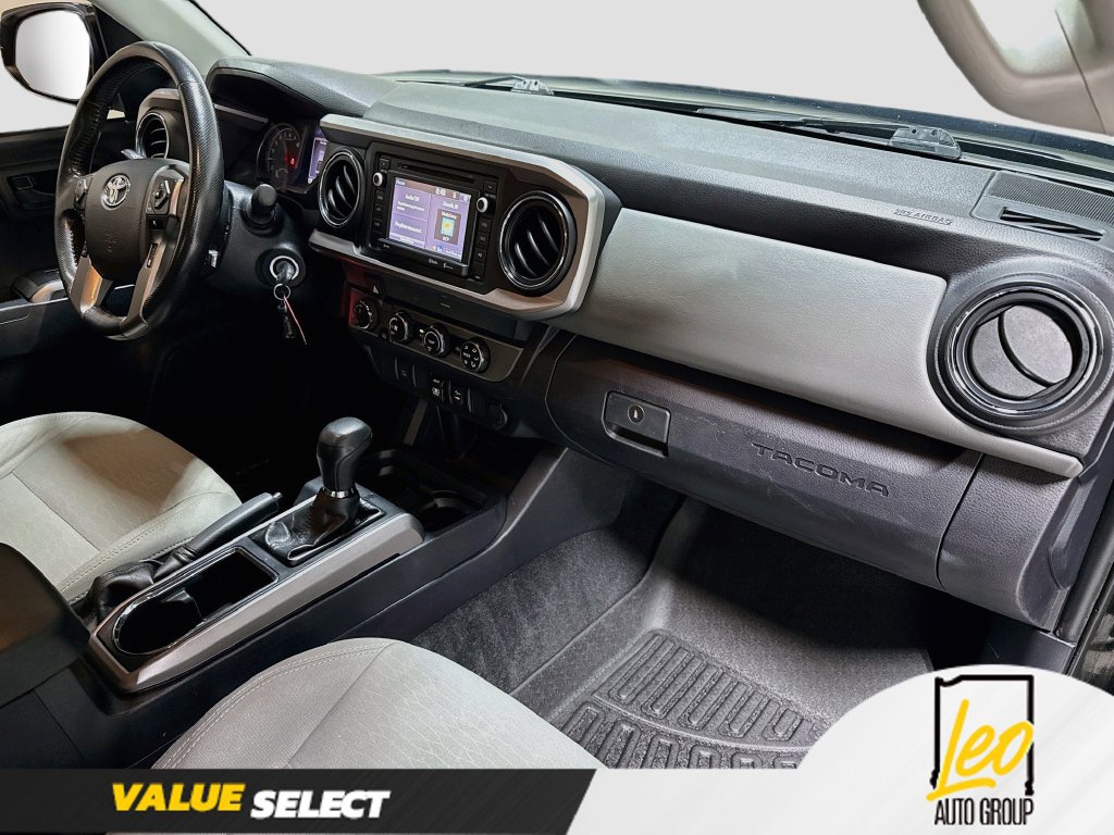 Used 2019 Toyota Tacoma SR5 AWD/4WD image 28