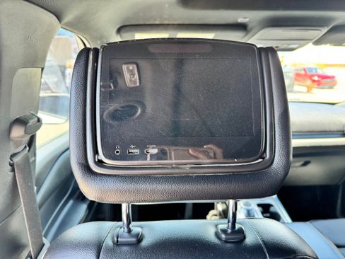 Used 2020 Ford Explorer XLT w/ Equipment Group 202A image 22