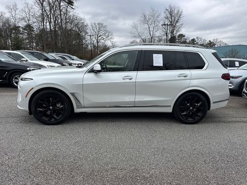 Used 2023 BMW X7 xDrive40i w/ Premium Package image 4