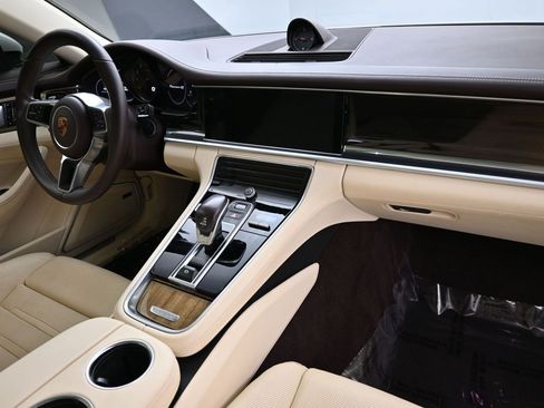 Used 2018 Porsche Panamera 4S image 27
