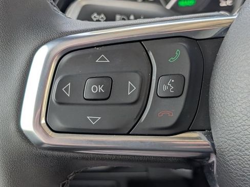 Used 2025 Jeep Wrangler Unlimited Sahara AWD/4WD image 22