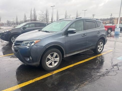 Used 2013 Toyota RAV4 XLE image 4