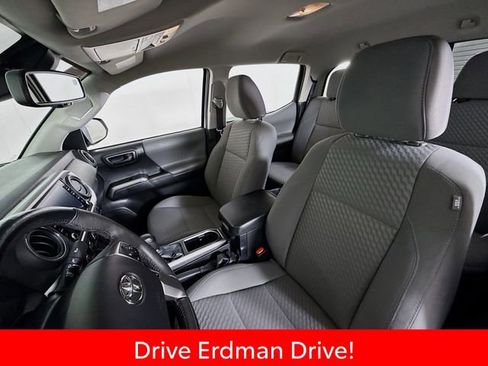 Certified 2022 Toyota Tacoma SR5 w/ Technology Package AWD/4WD image 5