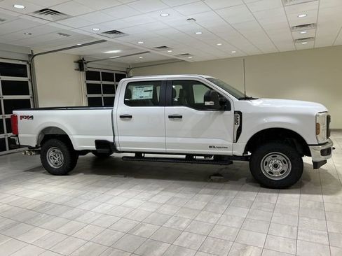New 2026 Ford F250 XL w/ XL Off-Road Package AWD/4WD image 6