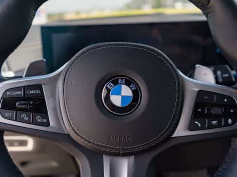 Used 2026 BMW X7 xDrive40i w/ M Sport Package AWD/4WD image 11