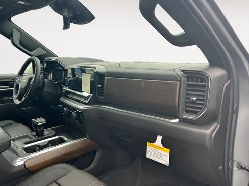New 2026 Chevrolet Silverado 1500 High Country AWD/4WD image 12