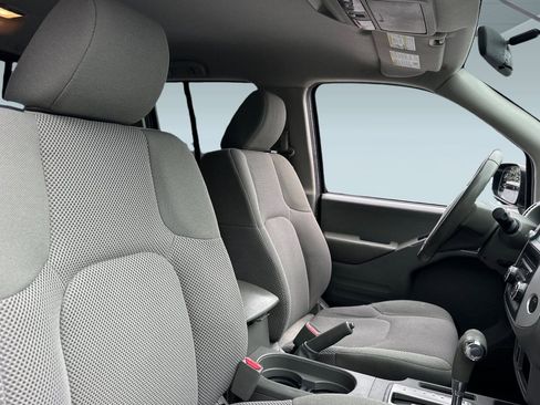 Used 2019 Nissan Frontier SV image 30