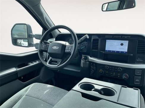 Used 2023 Ford F250 XLT image 10