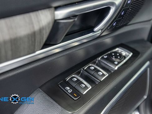 Used 2024 Kia Telluride SX Prestige w/ Towing Package AWD/4WD image 12