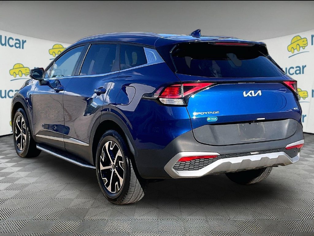 Used 2023 Kia Sportage EX AWD/4WD image 4