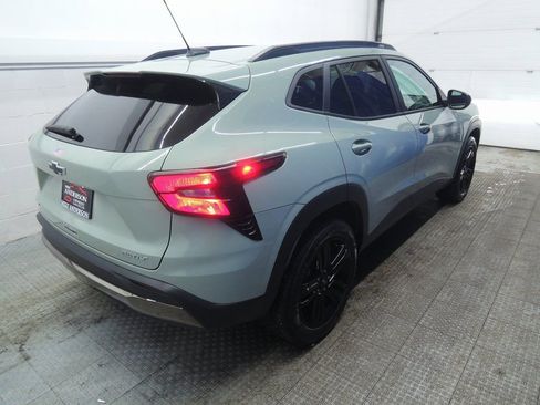 Used 2025 Chevrolet Trax ACTIV w/ Sunroof Package image 10