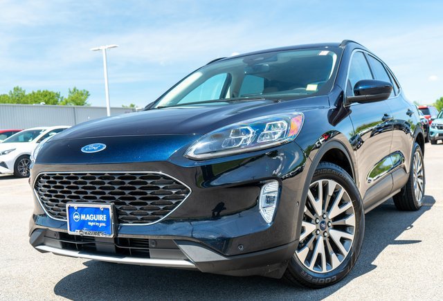 Certified 2021 Ford Escape Titanium w/ Class II Trailer Tow Package AWD/4WD image 1