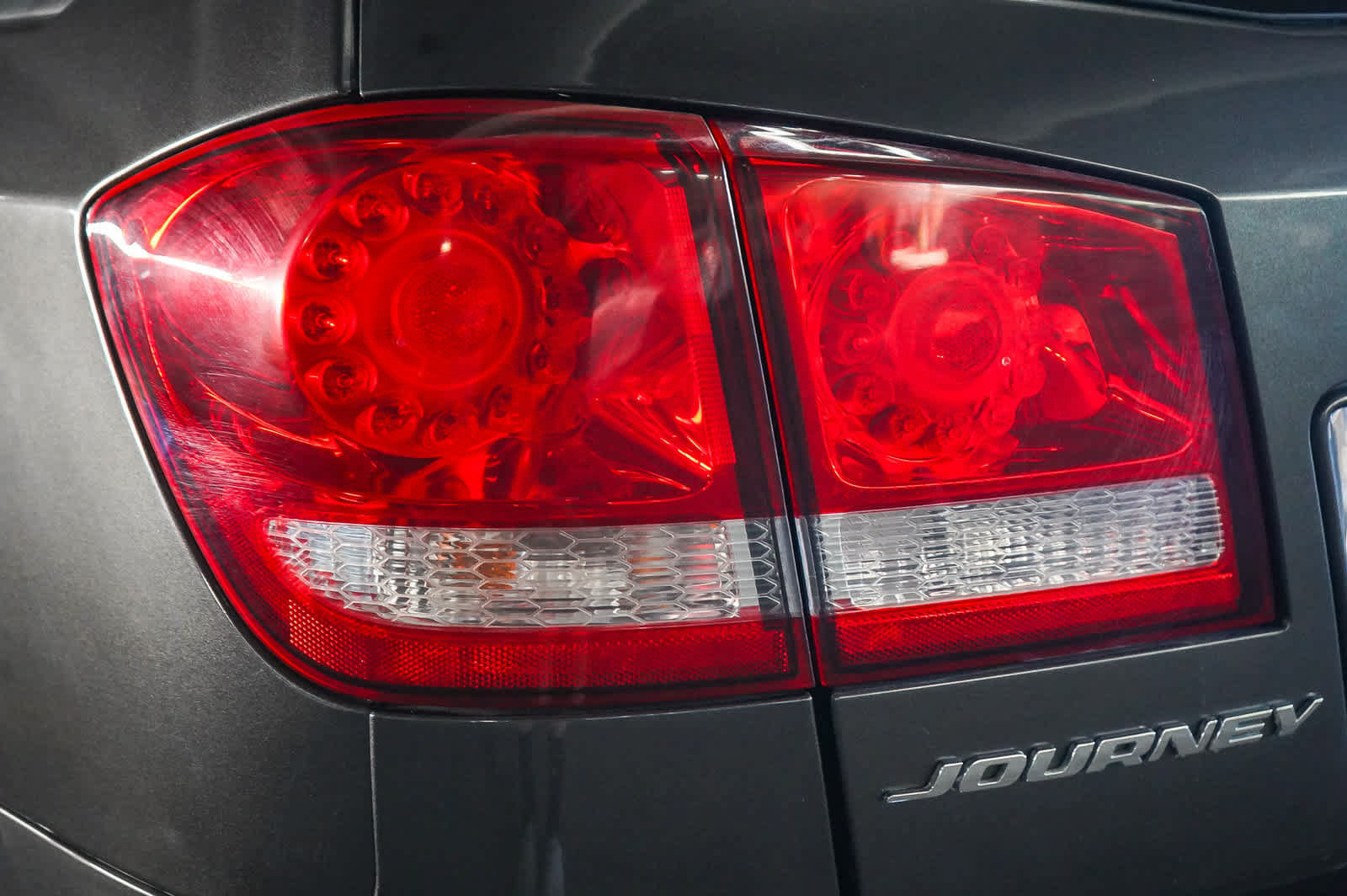 Used 2019 Dodge Journey SE w/ Premium Group FWD image 7
