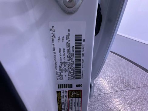 Used 2024 Toyota Tacoma TRD Off-Road image 40