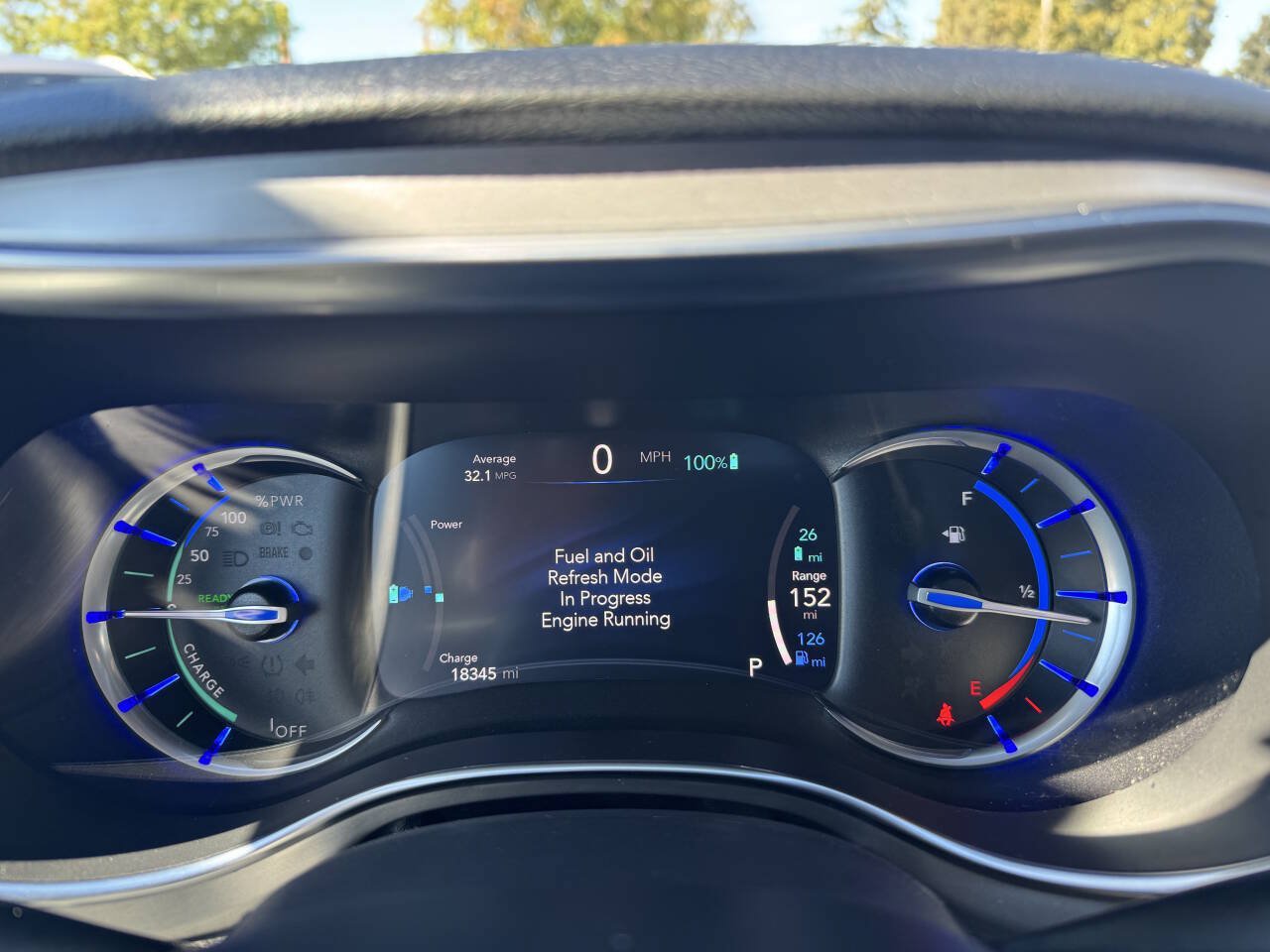 Used 2023 Chrysler Pacifica Limited w/ Uconnect Theater Family Group FWD image 26