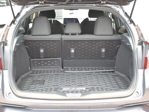 Used 2019 Toyota C-HR XLE FWD image 28