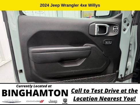Used 2024 Jeep Wrangler Unlimited AWD/4WD image 7