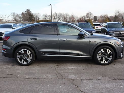 Used 2022 Audi e-tron Premium w/ Convenience Plus Package image 4