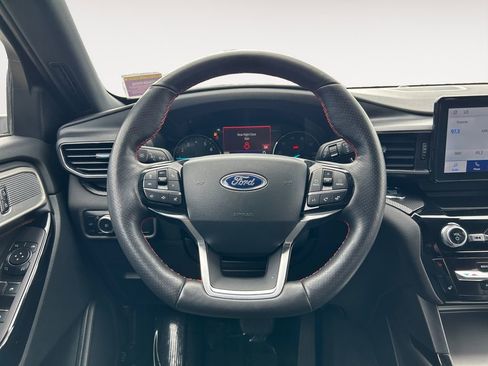 Used 2023 Ford Explorer ST-Line image 14