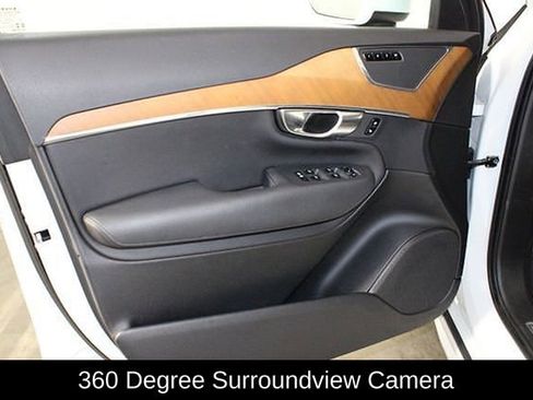 Used 2021 Volvo XC90 T6 Momentum w/ Protection Package Premier image 18