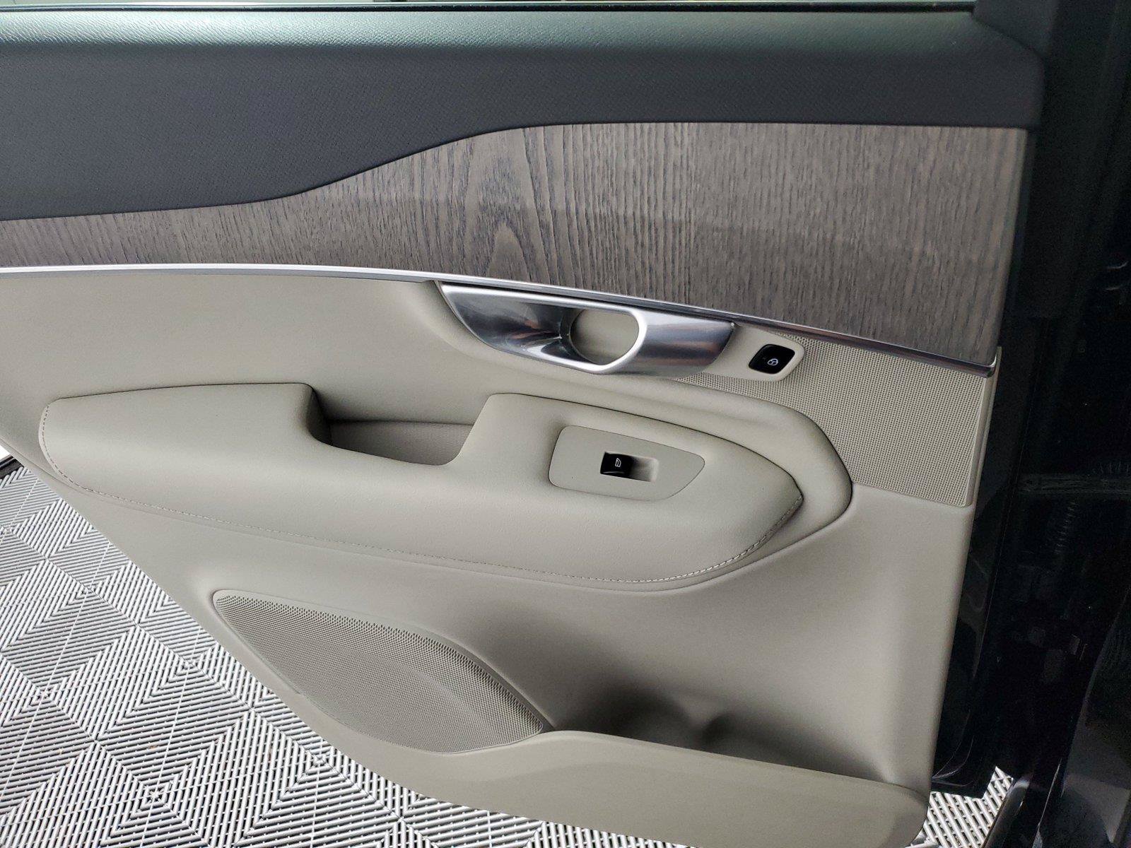 Certified 2023 Volvo XC90 B6 Plus w/ Protection Package Premier AWD/4WD image 18