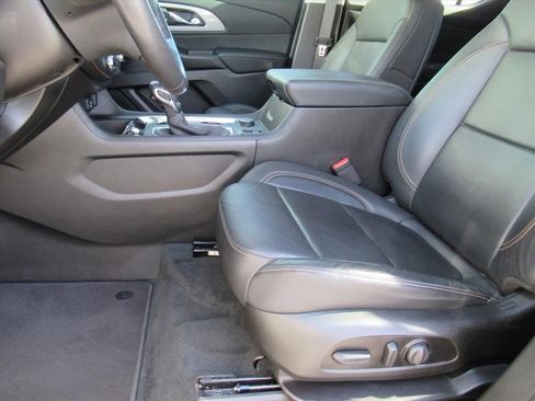 Certified 2021 Chevrolet Traverse RS image 17
