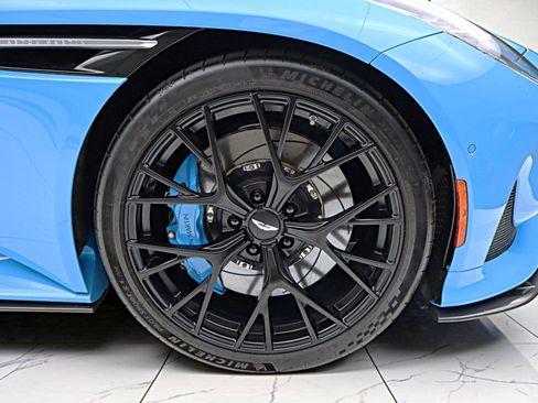 Used 2024 Aston Martin DB12 Coupe RWD image 45