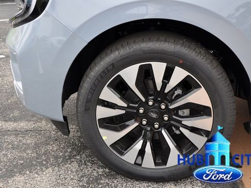 New 2026 Ford Expedition Platinum AWD/4WD image 9