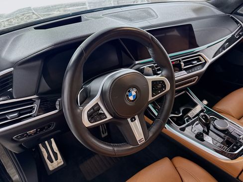 Used 2022 BMW X7 M50i w/ Luxury Seating Package AWD/4WD image 14