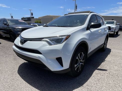 Used 2018 Toyota RAV4 LE w/ Carpet Mat Package FWD image 3
