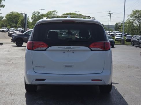Used 2020 Chrysler Voyager Lxi FWD image 11