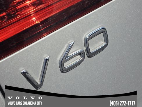 Certified 2025 Volvo V60 B5 Cross Country Plus image 10